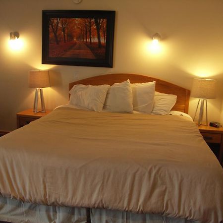 Rainbow Inn Huntsville Bagian luar foto