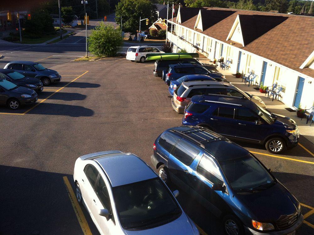 Rainbow Inn Huntsville Bagian luar foto