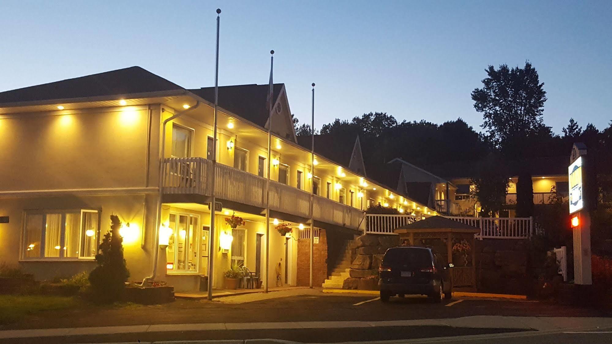 Rainbow Inn Huntsville Bagian luar foto