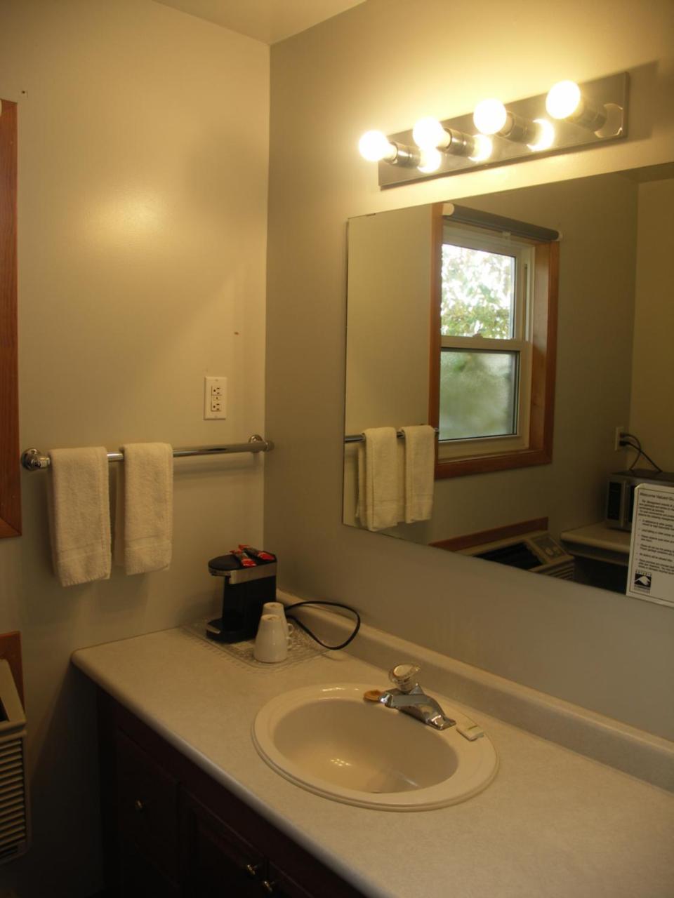 Rainbow Inn Huntsville Bagian luar foto