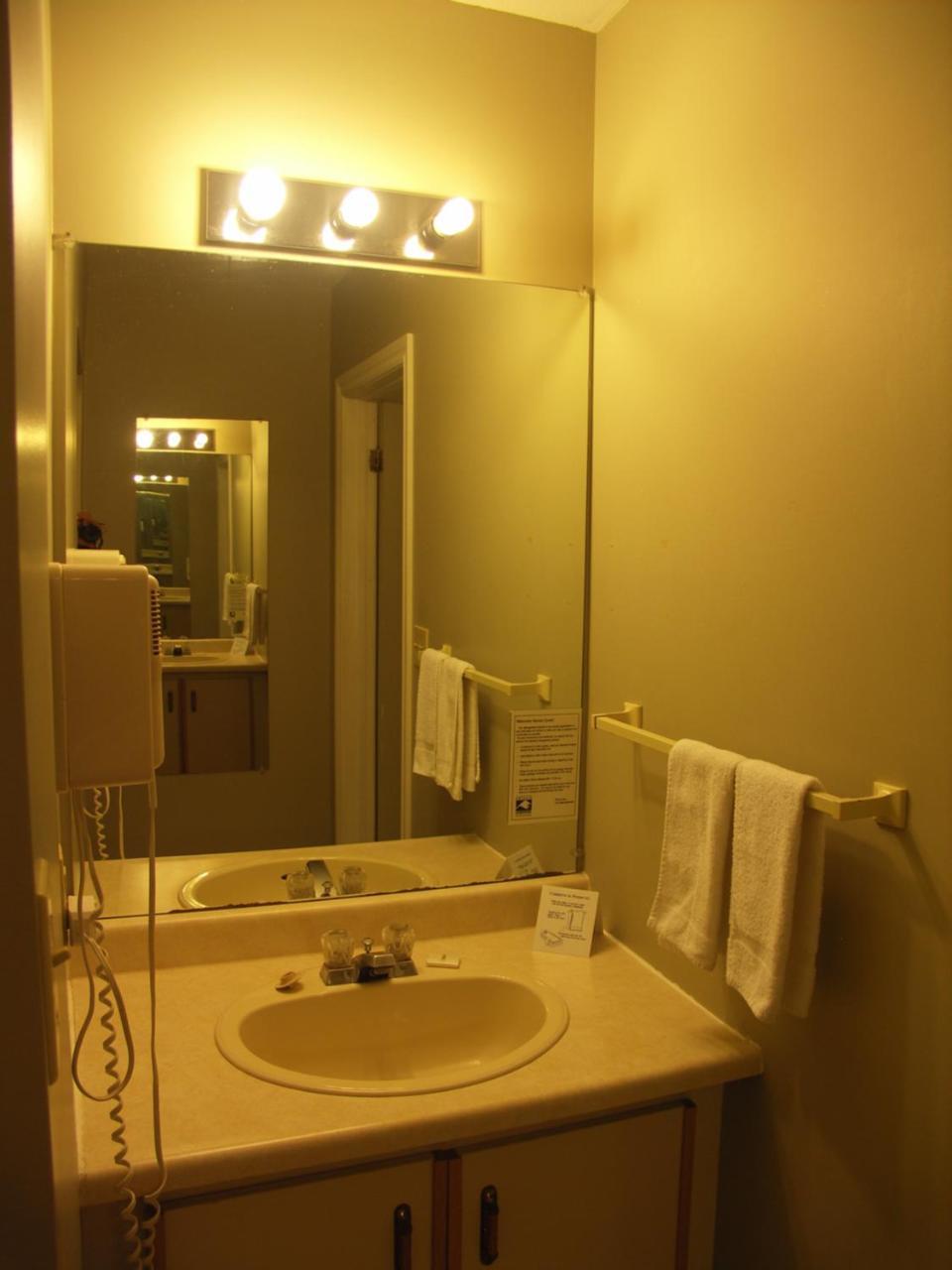 Rainbow Inn Huntsville Bagian luar foto