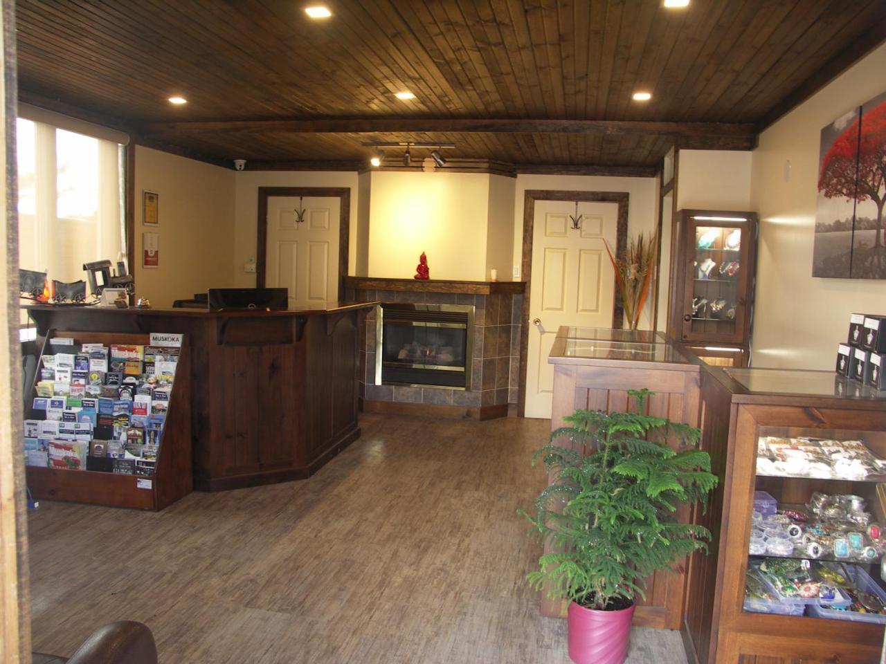 Rainbow Inn Huntsville Bagian luar foto
