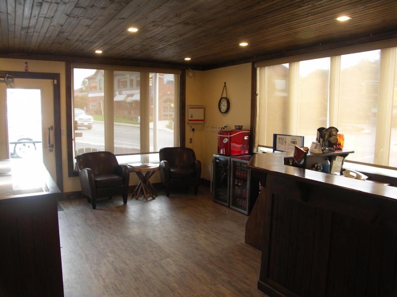 Rainbow Inn Huntsville Bagian luar foto